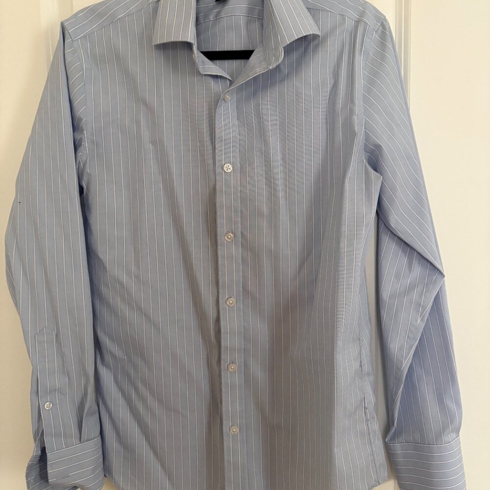 J.Crew Men's Blue and White Button Down